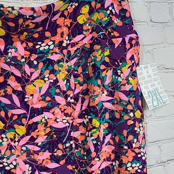 NWT LuLaRoe 2X Cassie Bodycon Skirt Pink Floral Jacquard Stretch Straight Pencil - Picture 2 of 9